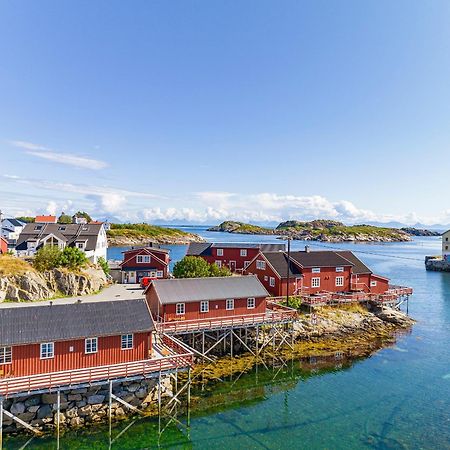 Отель Henningsvaer Rorbuer Экстерьер фото