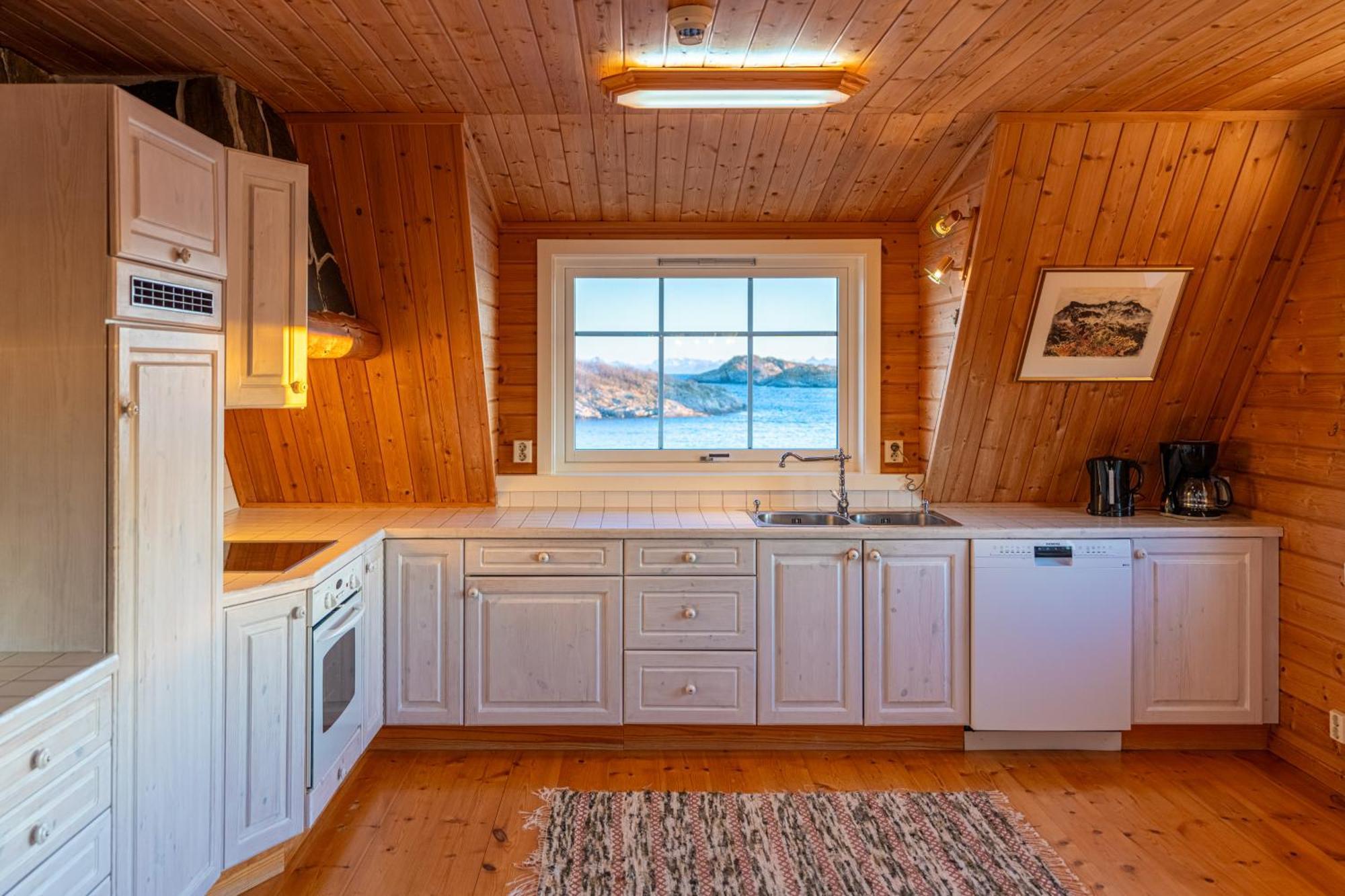 Отель Henningsvaer Rorbuer Экстерьер фото