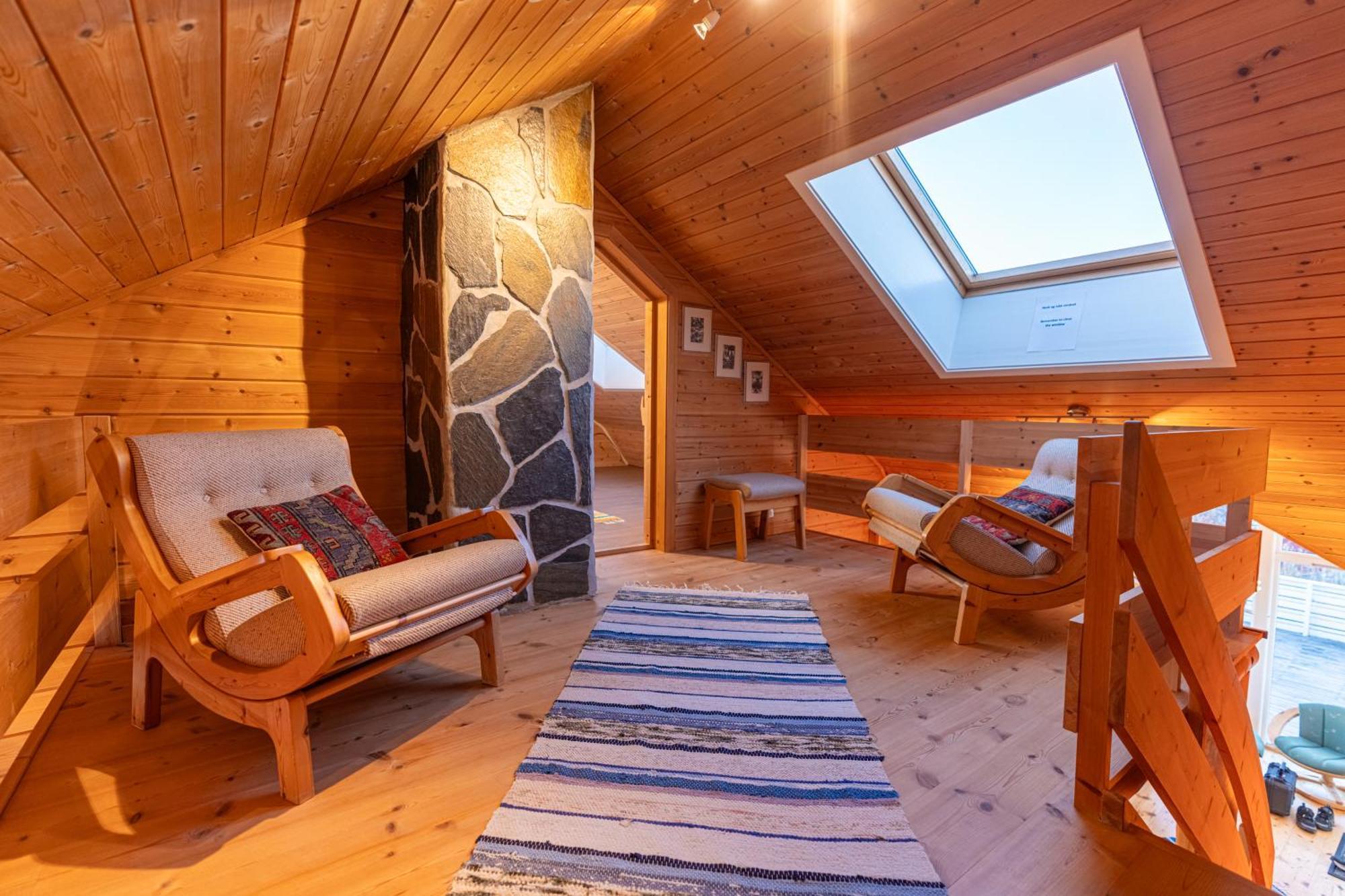 Отель Henningsvaer Rorbuer Экстерьер фото