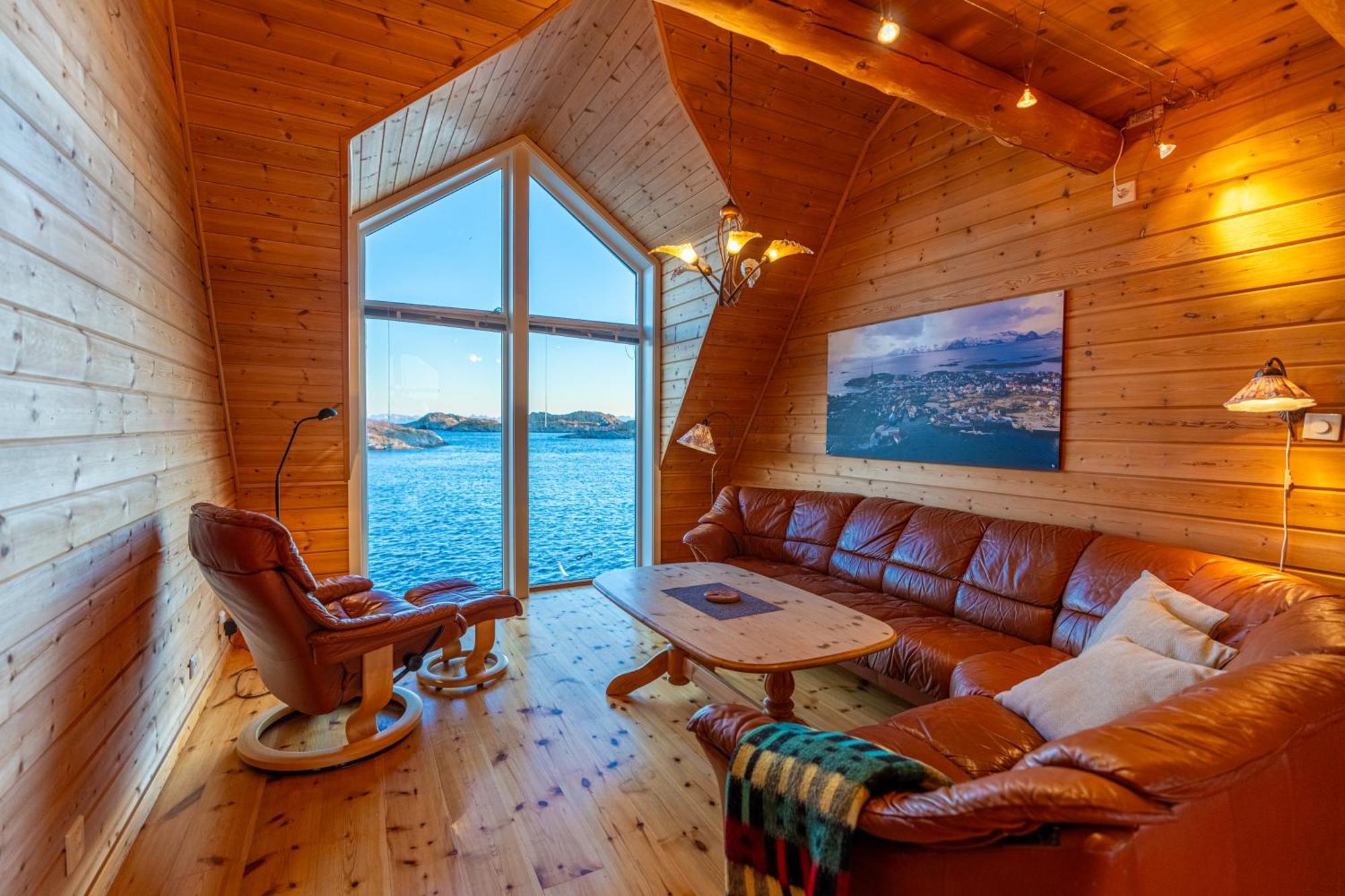 Отель Henningsvaer Rorbuer Экстерьер фото